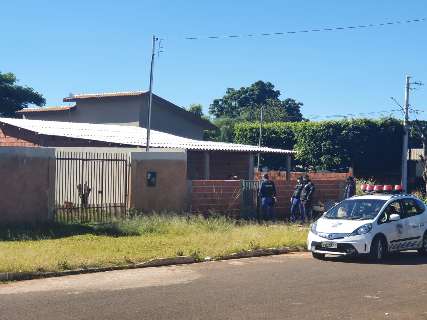 Guarda passa a noite em frente &agrave; casa de mulher com covid-19