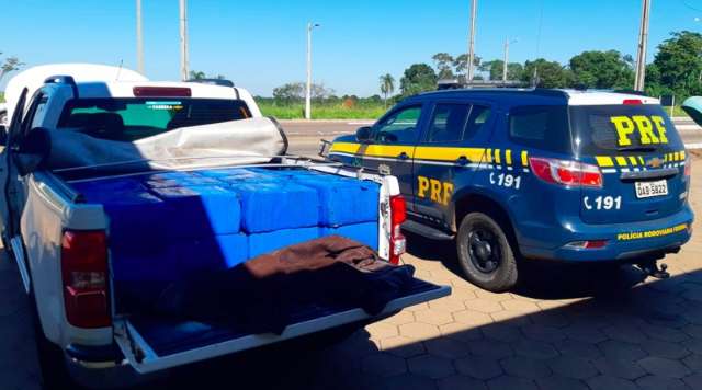 Traficante abandona camionete roubada com 448 quilos de maconha na BR-267