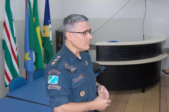  Comandante continua preso, ap&oacute;s opera&ccedil;&atilde;o achar arma sem registro em gabinete 