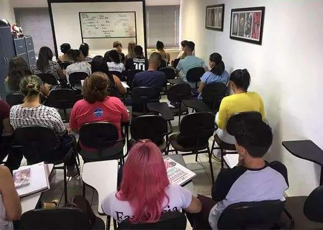 Prefeitura autoriza aulas em cursinhos de reda&ccedil;&atilde;o, ingl&ecirc;s e autoescolas