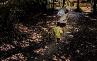 Famílias ribeirinhas do Pantanal recebem ajuda durante pandemia. (Foto: Luciano Justiniano)