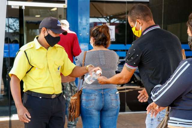 Com aumento no ritmo de cont&aacute;gio, Capital avalia instalar barreiras sanit&aacute;rias