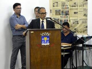 Prefeito Iranil de Souza Soares (PSDB), em discurso na Câmara Municipal (Foto: Divulgação - PML)
