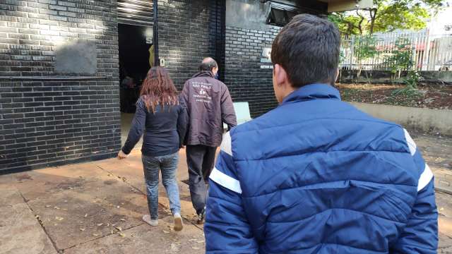 Pol&iacute;cia prende sogra e genro e encontra droga at&eacute; em fralda de beb&ecirc;