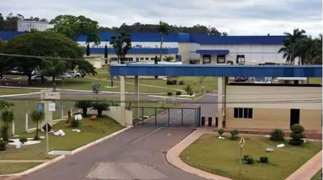 Frigor&iacute;fico descarta fechamento, mas promete 80 leitos de UTI para MS