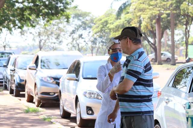 Na reta final, Sa&uacute;de convoca pessoas de grupos de risco para tomar vacina