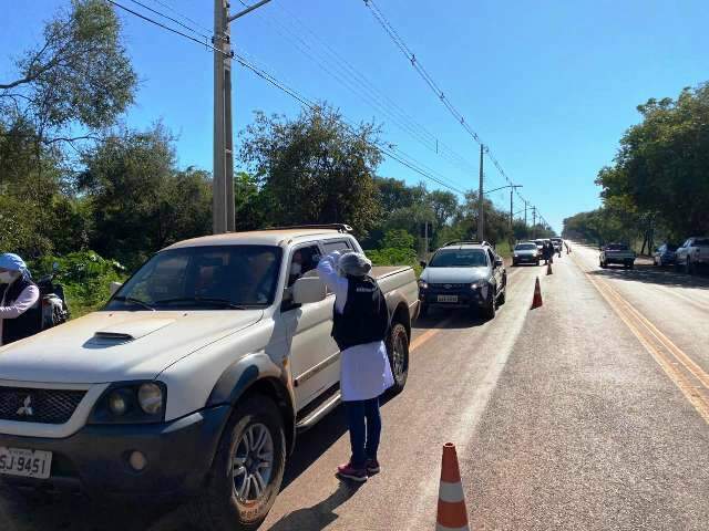 Com 2 casos de coronav&iacute;rus, prefeito decreta calamidade e toque de recolher