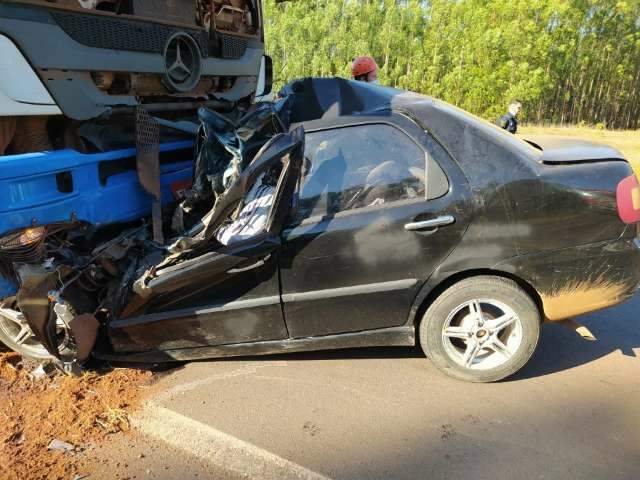 Crian&ccedil;a est&aacute; entre v&iacute;timas de acidente fatal na BR-262