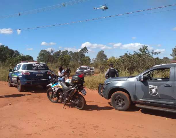 Motociclista fura sinal vermelho e PM usa at&eacute; helic&oacute;ptero em persegui&ccedil;&atilde;o