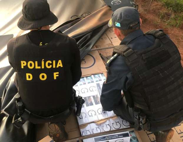 Pol&iacute;cia apreende carreta lotada com 48 mil pacotes de cigarro paraguaio