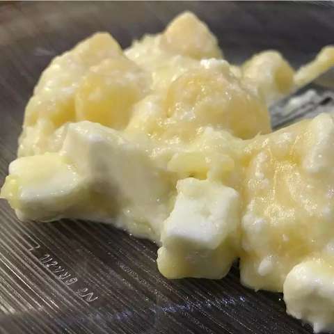 De porteira fechada, fazenda ensina receita famosa de mandioca e queijo