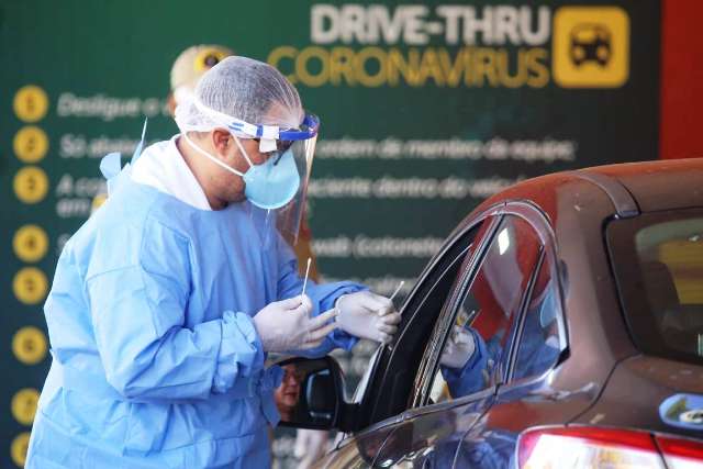Casal infectado &eacute; denunciado &agrave; pol&iacute;cia por n&atilde;o cumprir quarentena