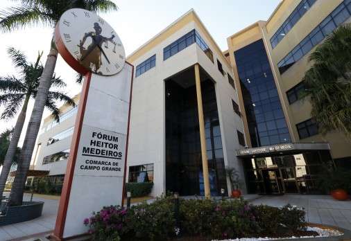 Justi&ccedil;a condena construtora a pagar taxa de condom&iacute;nio at&eacute; entregar im&oacute;vel