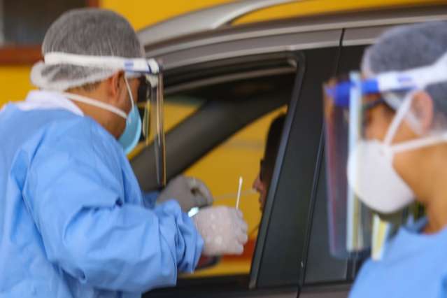 Drive-thru de Dourados dobra número de testes diários para novo coronavírus