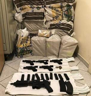 Drogas e armas apreendidas em fevereiro de 2019, em flagrante da PF (Foto/G1 Santos)