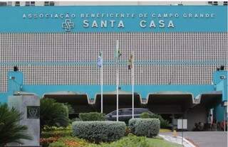 Santa Casa de Campo Grande, onde motociclista ficou internado (Foto: Arquivo)