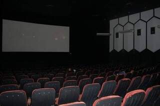 Muita gente teve sua primeira experiência cinematográfica no Cine Campo Grande (Foto: Reprodução 1/2 Entrada)