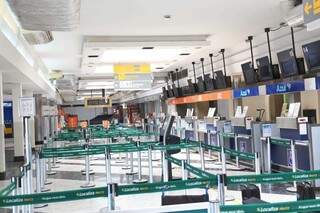 Área de checkins do aeroporto de Campo Grande. (Foto: Paulo Francis) 