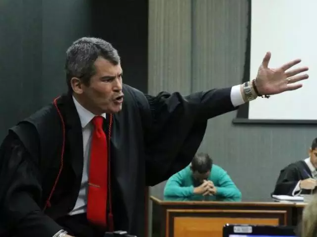 Ap&oacute;s perform&aacute;tico Nando, promotor e juiz encaram 1&ordm; caso do &quot;Pedreiro Assassino&quot;