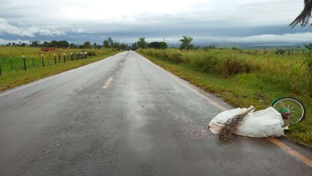 Ciclista morre atropelado por caminh&atilde;o boiadeiro na MS-145
