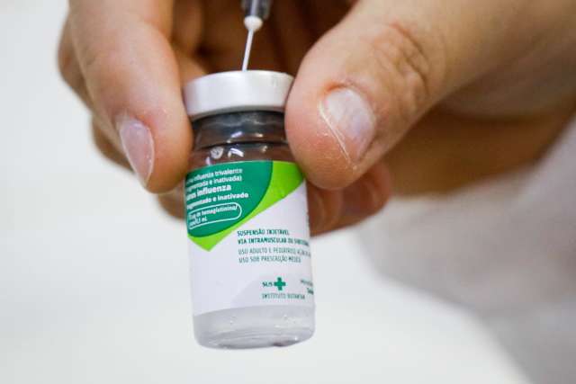 Campanha de vacina&ccedil;&atilde;o contra a gripe tem plant&atilde;o neste fim de semana 