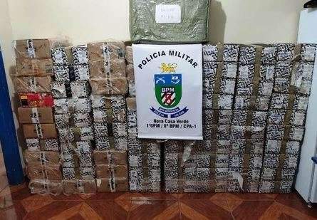 Trio &eacute; flagrado com roupas e 80 caixas de ess&ecirc;ncia de narguil&eacute; contrabandeados 
