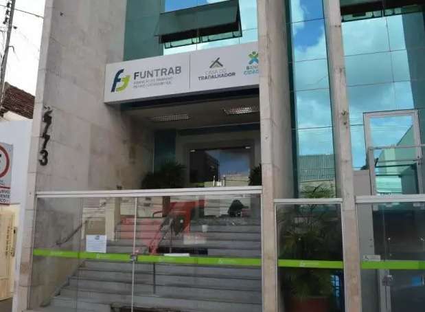 Funtrab oferece vagas para cozinheiro, faxineiro, pedreiro e desenhista 