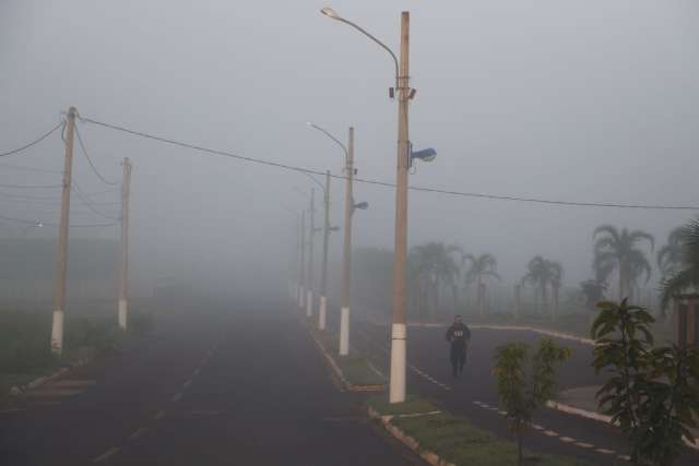 Frio provoca geada leve com sensa&ccedil;&atilde;o t&eacute;rmica de -2&ordm;C em Paranhos e Amambai