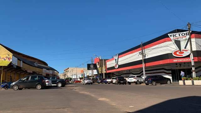 Com&eacute;rcio da fronteira reabre depois de 55 dias, mas sem cliente brasileiro