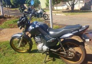Moto apreendida pela Guarda Municipal em Dourados: R$ 27 mil só em multas. (Foto: Divulgação)