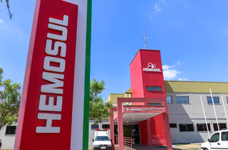 Hemosul fica localizado na Avenida Fernando Corrêa da Costa, 1.304. (Foto: Henrique Kawaminami)