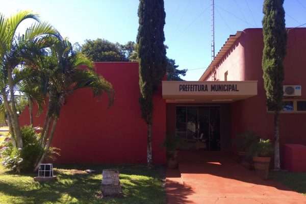Com 23 contaminados e 80 isolados, prefeitura pede fechamento de frigor&iacute;fico