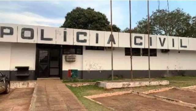 Mulher com HIV diz &agrave; pol&iacute;cia que foi obrigada pela fam&iacute;lia a morar em banheiro