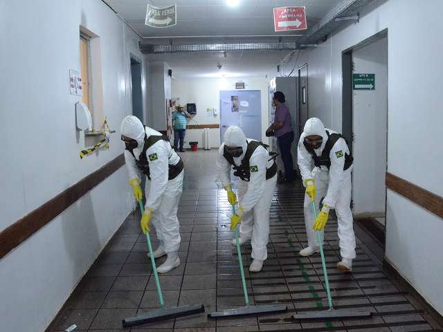 Em Dourados, 35 profissionais de sa&uacute;de s&atilde;o monitorados sob suspeita de covid-19