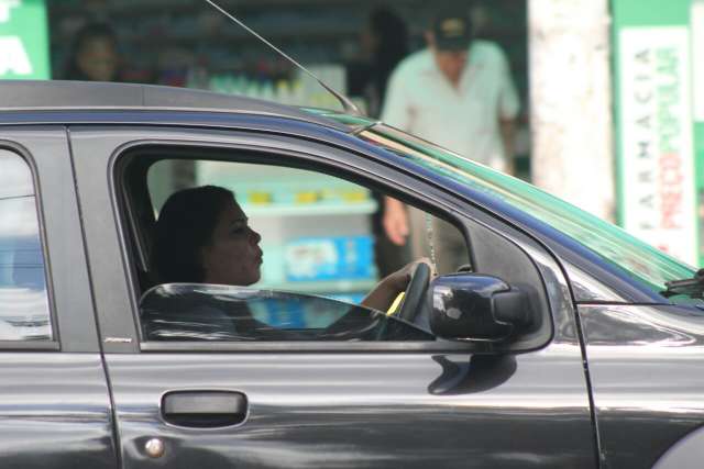 Campo Grande tem 4&ordm; maior &iacute;ndice de mulheres que misturam &aacute;lcool e dire&ccedil;&atilde;o