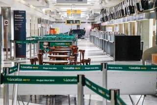 Movimento no aeroporto teve redução drástica desde março na Capital (Henrique Kawaminami)