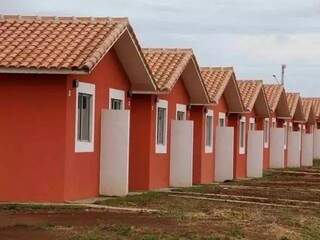 Casas construídas por meio de projeto das Emha em Campo Grande (Foto: Emha/Divulgação)