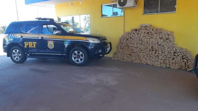 Motorista &eacute; preso em fiscaliza&ccedil;&atilde;o na BR-060 com Jeep carregado de maconha