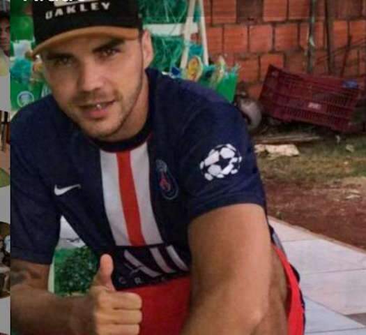 Homem &eacute; executado com 6 tiros durante partida de futebol 