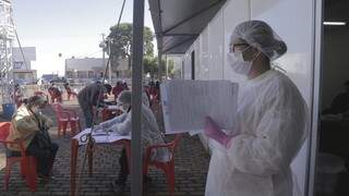 Tendas montadas para atender casos suspeitos de coronavírus em Rio Brilhante (Foto: Divulgação)