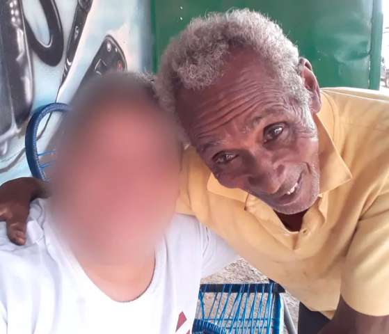  Casa em que idoso morreu incendiado estava cheia de lixo e recicl&aacute;veis