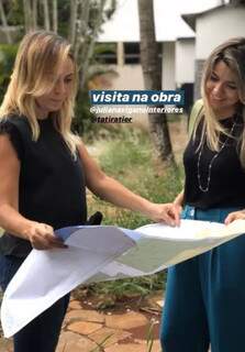 Diretora ao lado da arquiteta Juliana Viganó que, junto com mais 4 arquitetos, irá assinar a Casa Cânion.