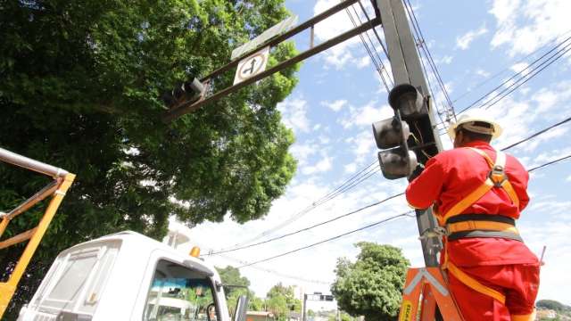 Contrato com empresa de manuten&ccedil;&atilde;o semaf&oacute;rica &eacute; renovado em R$ 42,5 milh&otilde;es