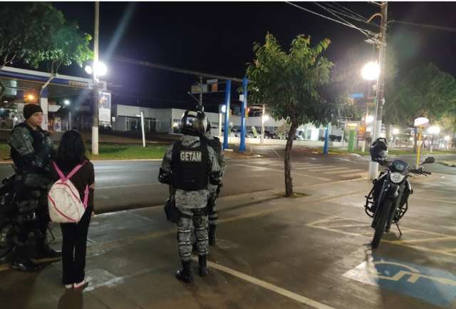 Achada na rua, crian&ccedil;a afirma que fugiu por &#039;problemas familiares&#039;
