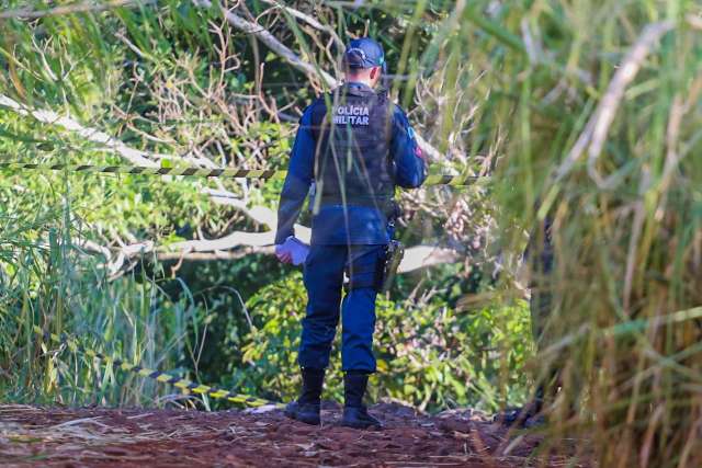 Homem &eacute; encontrado morto com marcas de tiros no Ceuzinho 