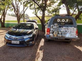 Corolla e a droga encontrados na residência. (Foto: DOF) 