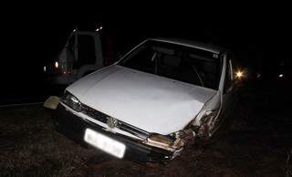 Parte frontal do veículo ficou bastante danificada. (Foto: Jornal da Nova) 