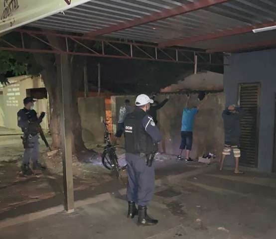 Em final de semana agitado, Guarda encontrou 175 pessoas nas ruas s&oacute; no domingo