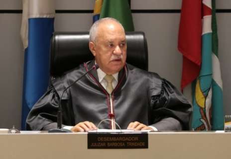 Empresa de telefonia indenizar&aacute; motociclista que sofreu acidente causado por fio