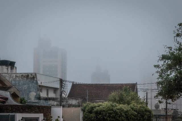 Sob n&eacute;voa, Campo Grande amanhece com term&ocirc;metros em 15 graus